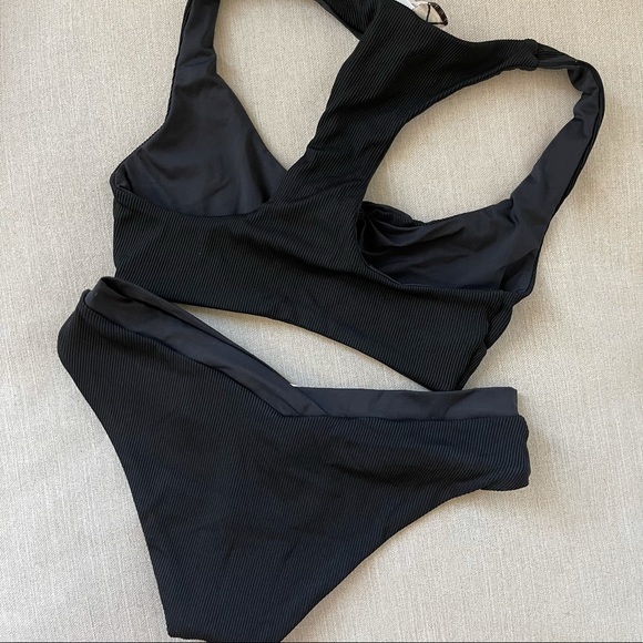 L’Space ribbed Tara Top and Pratt V Bikini bottom - Picture 8 of 16